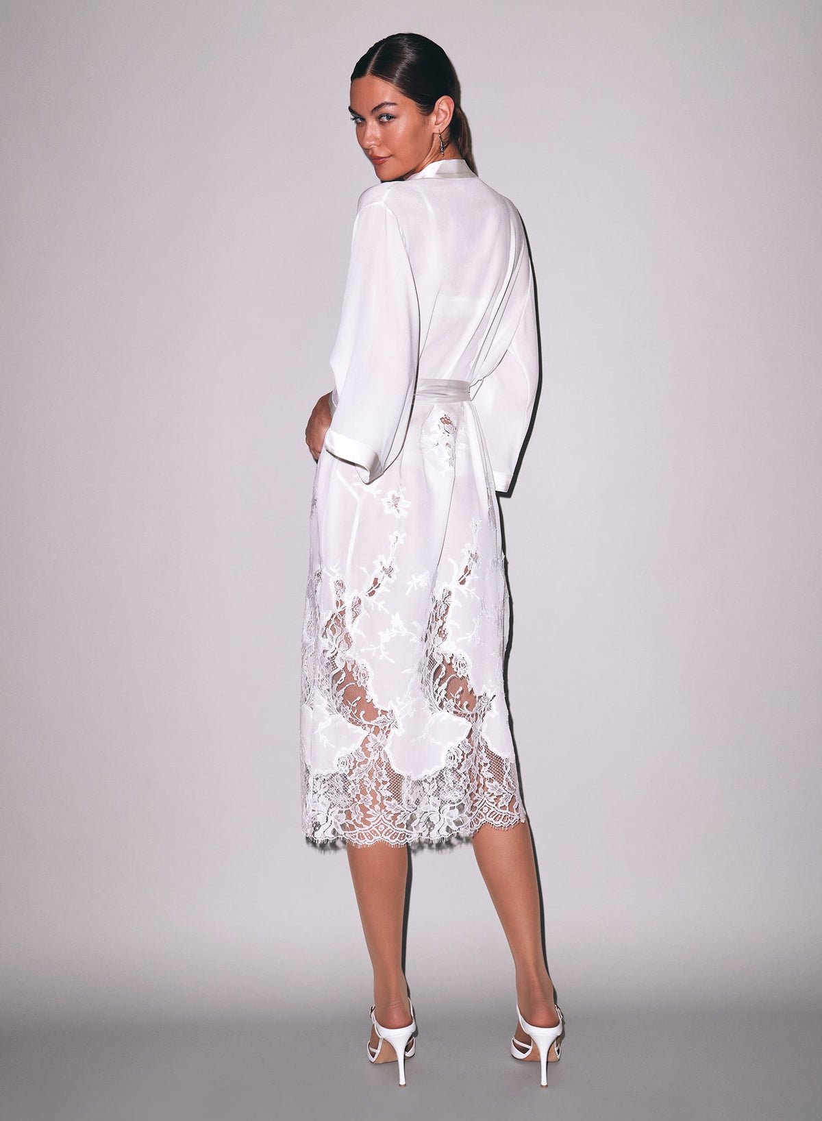Ivory Mia Lace Long Robe - Fleur du Mal